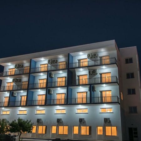 Deniz Airport Suites Nicosia Kültér fotó