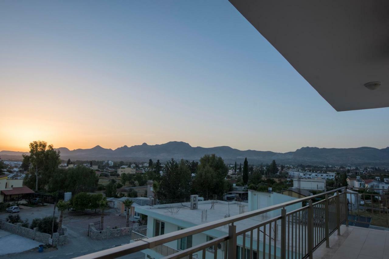 Deniz Airport Suites Nicosia Kültér fotó