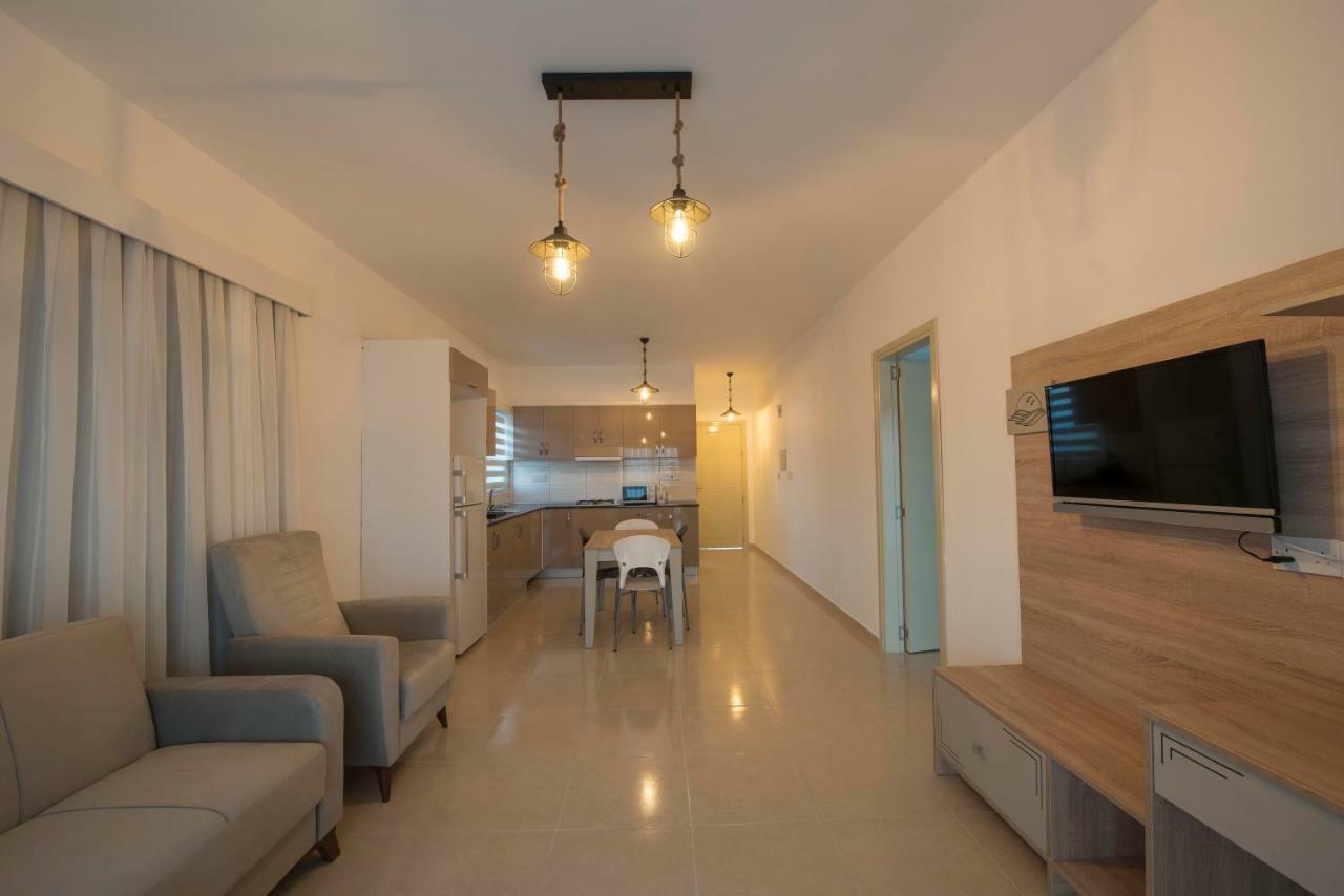 Deniz Airport Suites Nicosia Kültér fotó