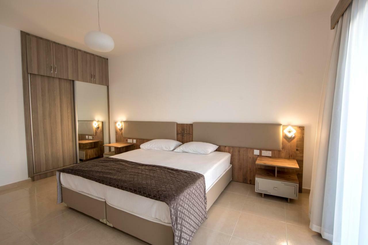 Deniz Airport Suites Nicosia Kültér fotó