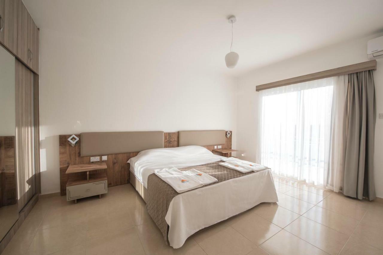 Deniz Airport Suites Nicosia Kültér fotó