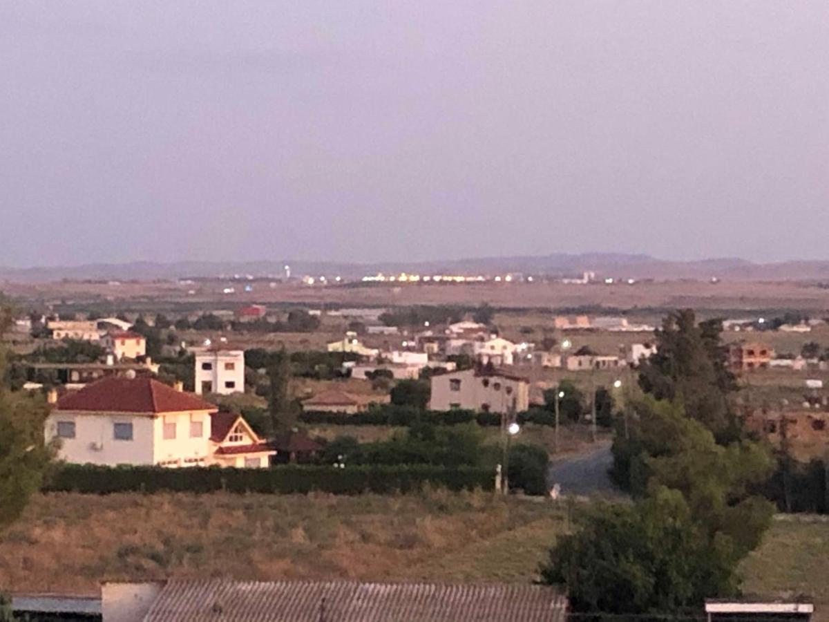 Deniz Airport Suites Nicosia Kültér fotó